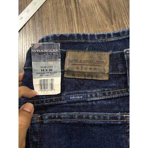 Wrangler Blues Relaxed Fit Jeans Womens Boot Cut Dark Wash Denim Comfort 14x32 - Picture 9 of 10